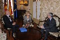 La  Presidenta del Parlament amb l'Ambaixador d'Irlanda a Espanya, Excm. Sr. Peter Gunning, i el Cònsol a les Illes Balears, Hble. Sr. Pedro P. Marrer