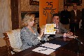 La presidenta preseta el segell commemoratiu del 25 aniversari de la constitució del Parlament de les Illes Balears