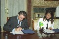 Signatura d'un conveni de col·laboració entre el Parlament i IB3