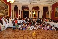Els nins saharauis que passen les vacances a Mallorca visiten el Parlament